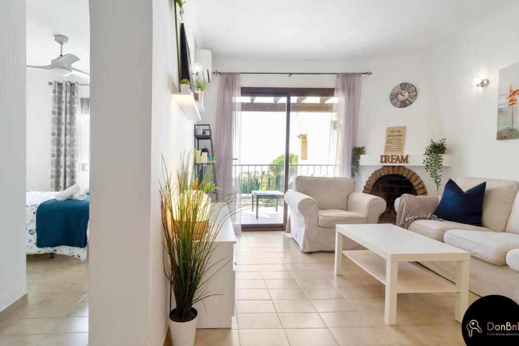 Sea View Apartment In Benalmadena La Capellania Exteriör bild